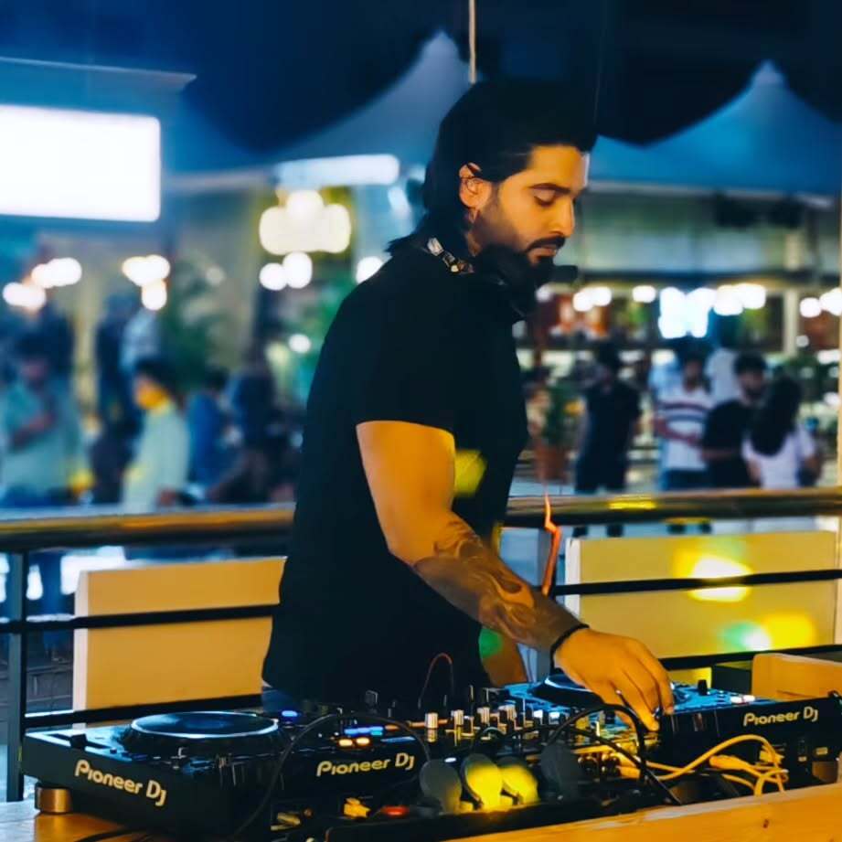 Artist Image undefined