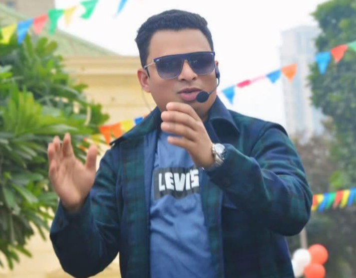Anchor Anurag Pandey