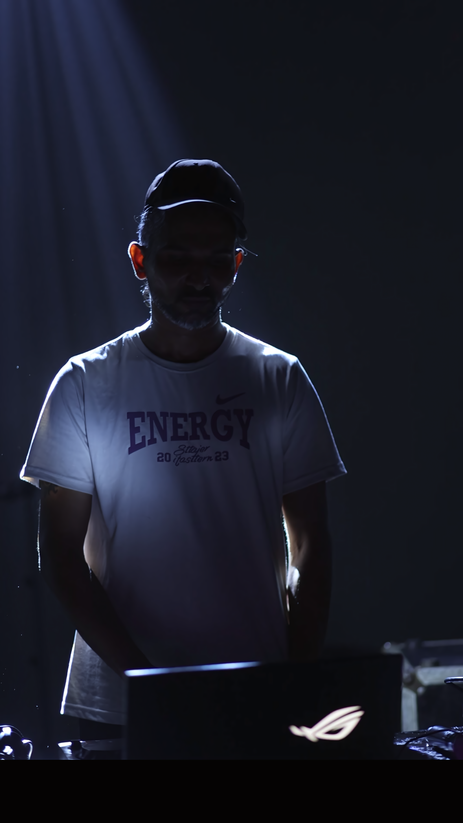 Artist Image undefined