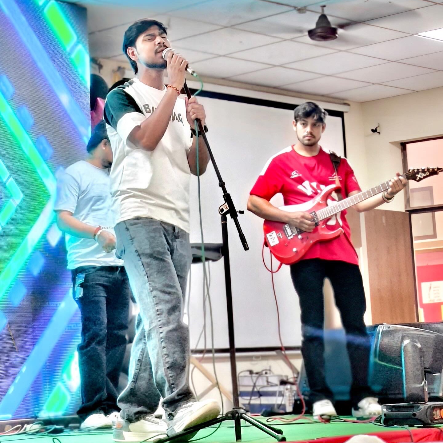 profile-picture-of-Chandan Thakur live