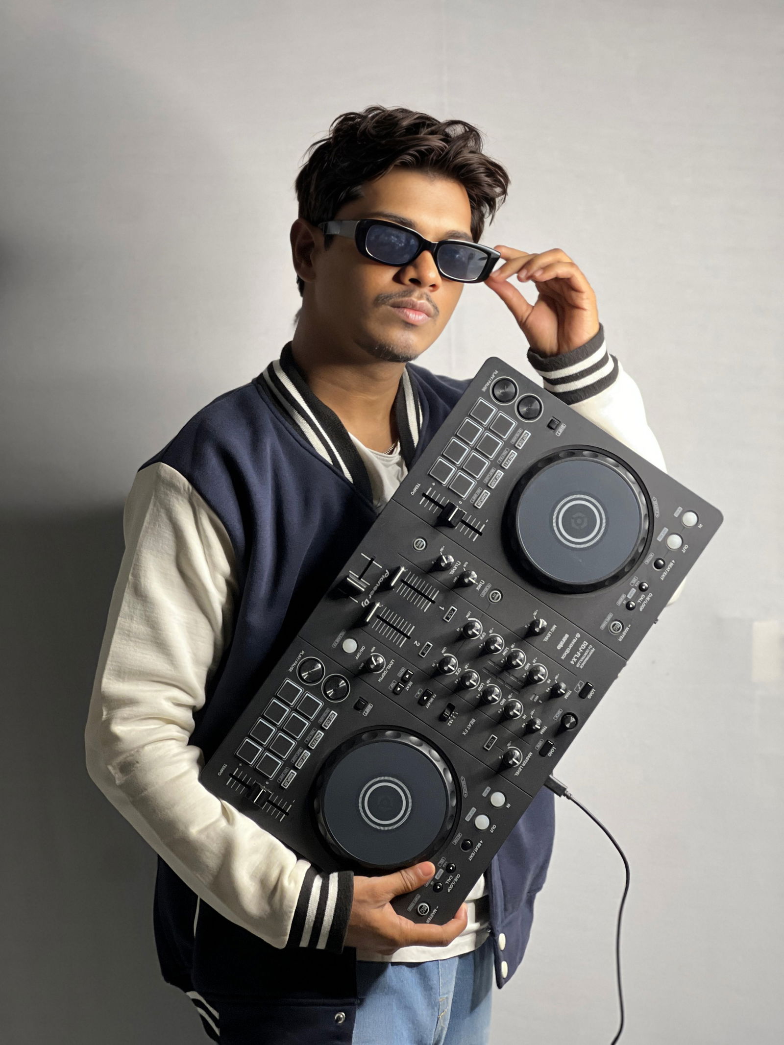 Artist Image undefined