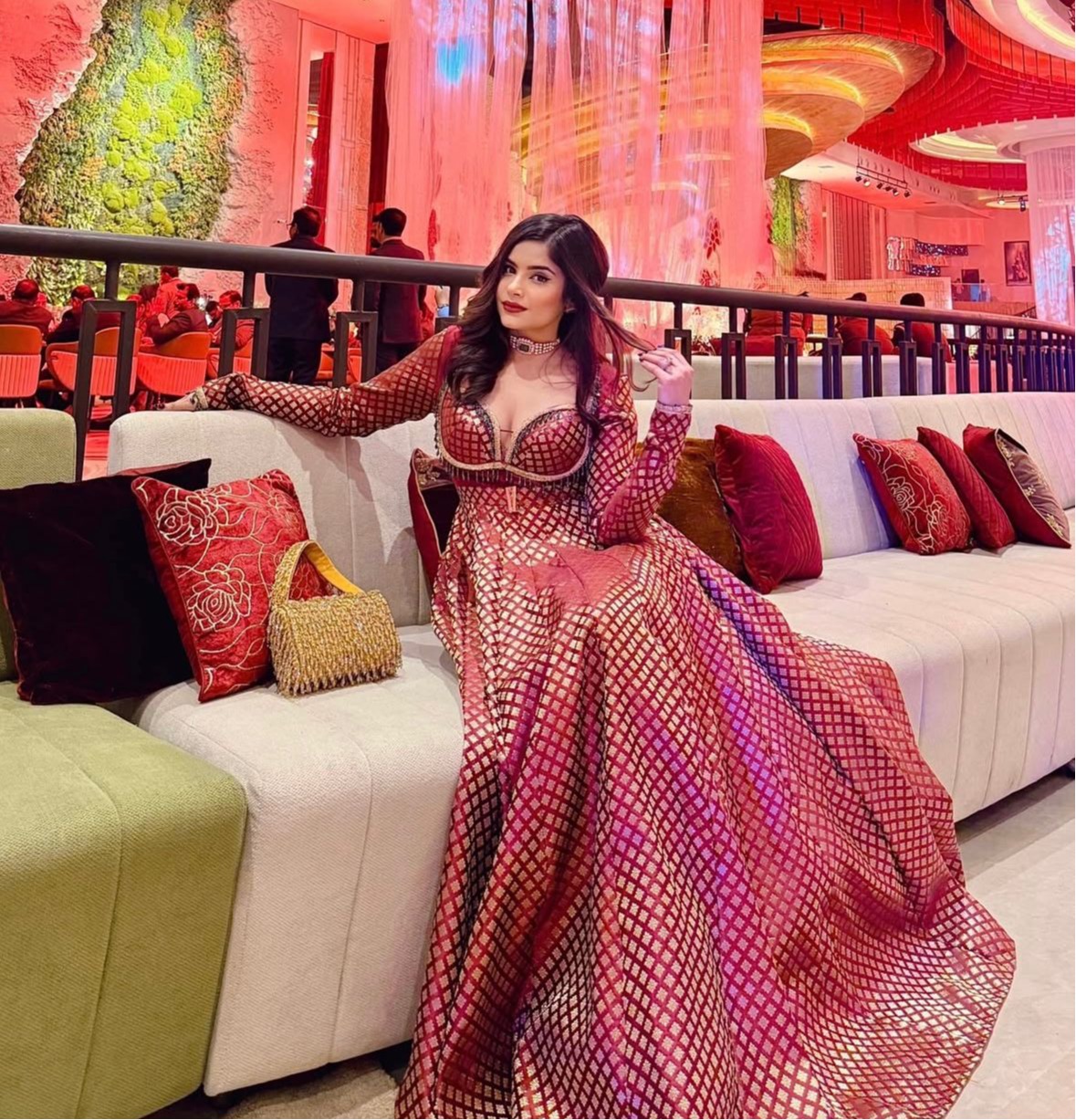 profile-picture-of-Emcee Parul Dhawan