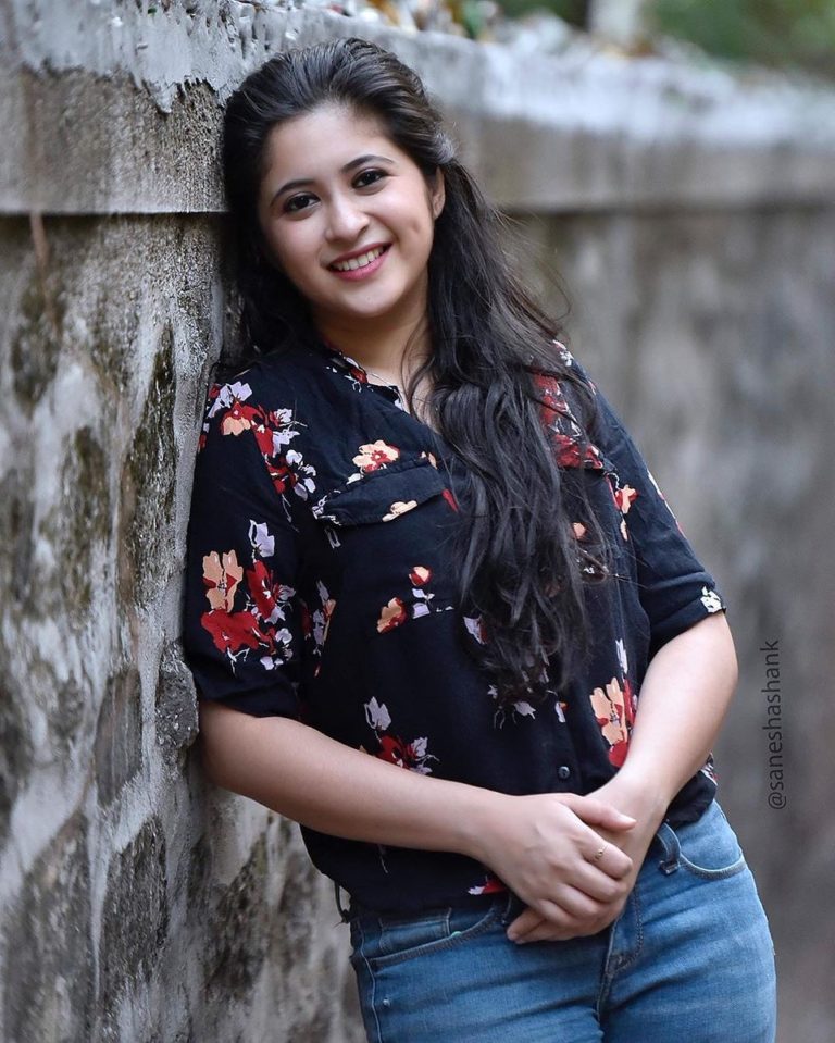 profile-picture-of-Gayatri Datar