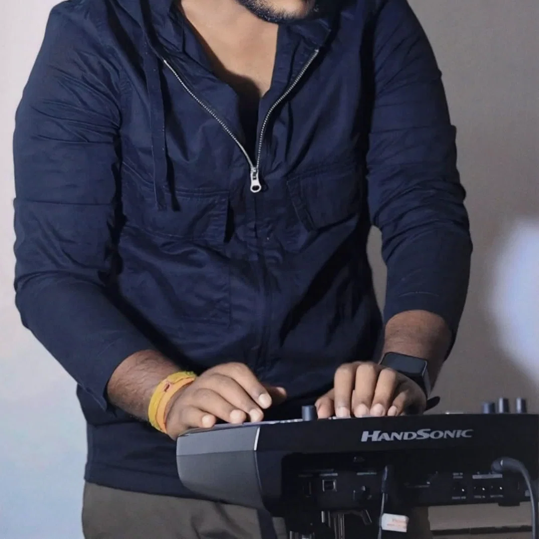 Percussion player 