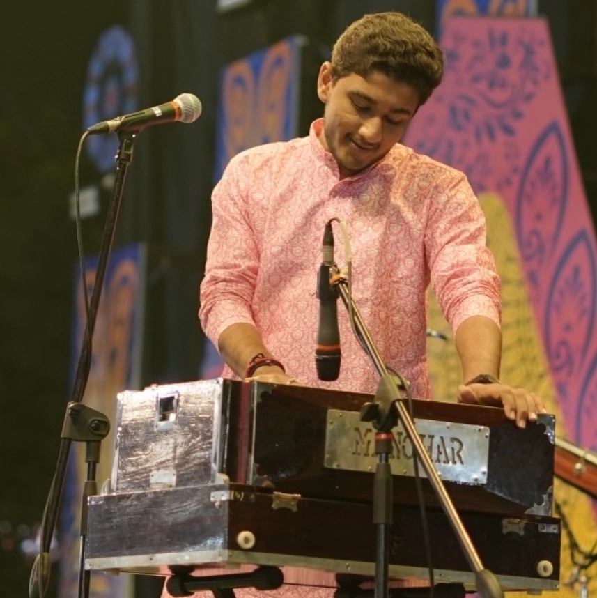 profile-picture-of-Shivam band