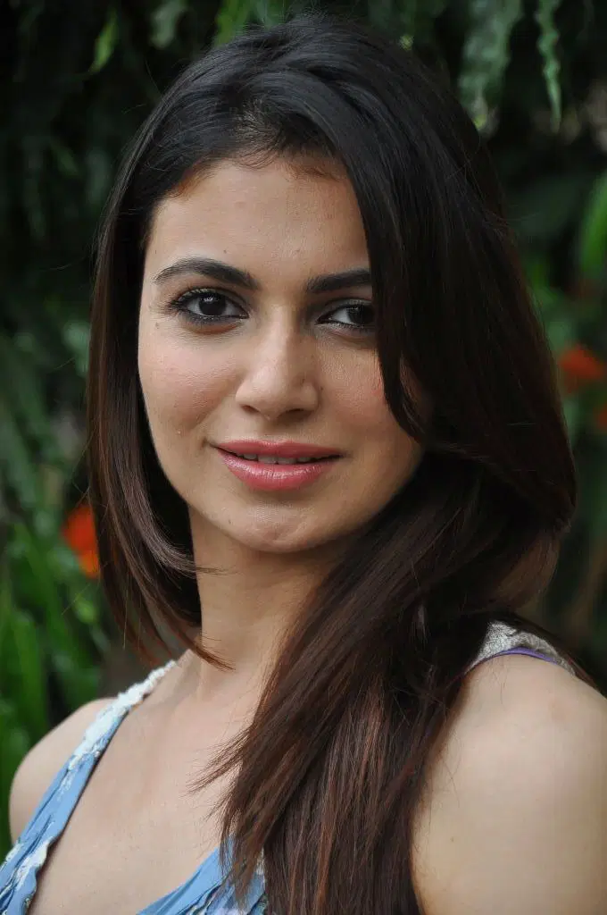 Book / Hire SINGER Simran Kaur Singer for Events in Best Prices ...