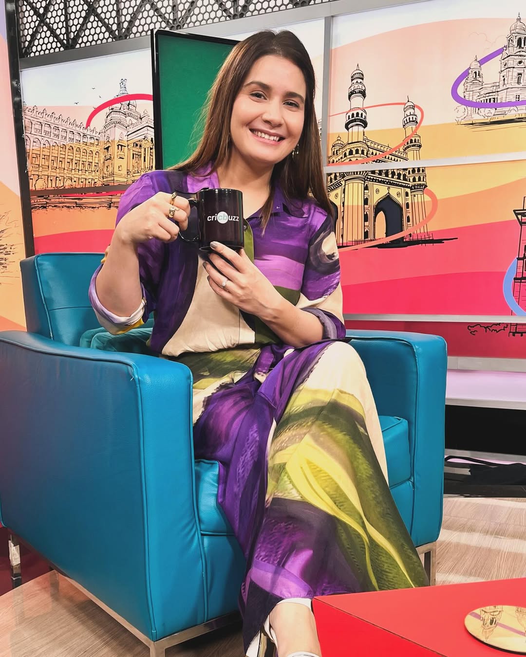 Anchor tanya posing for the image