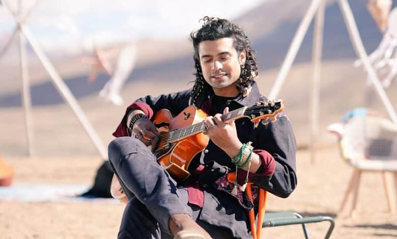 Jubin Nautiyal Posing for the image.