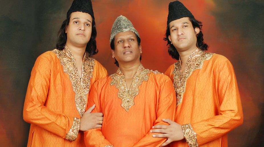 Nizami Bandhu posing for image