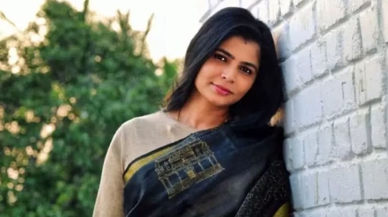 chinmayi-sripada posing for image