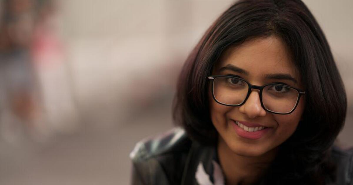 shakthisree posing for the image.